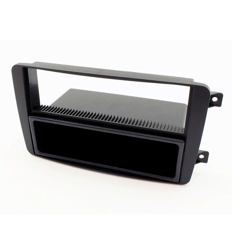 Rama adaptoare 1DIN Connects2 pentru Mercedes C, CLK, Vito si Viano