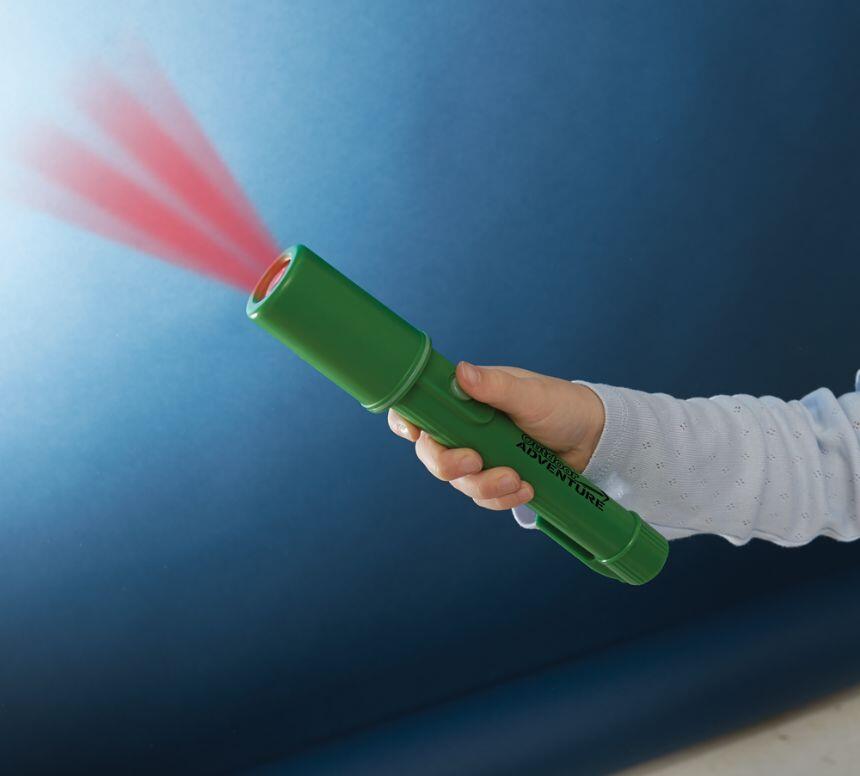 Lanterna pentru copii cu lumina rosie pentru explorare nocturna