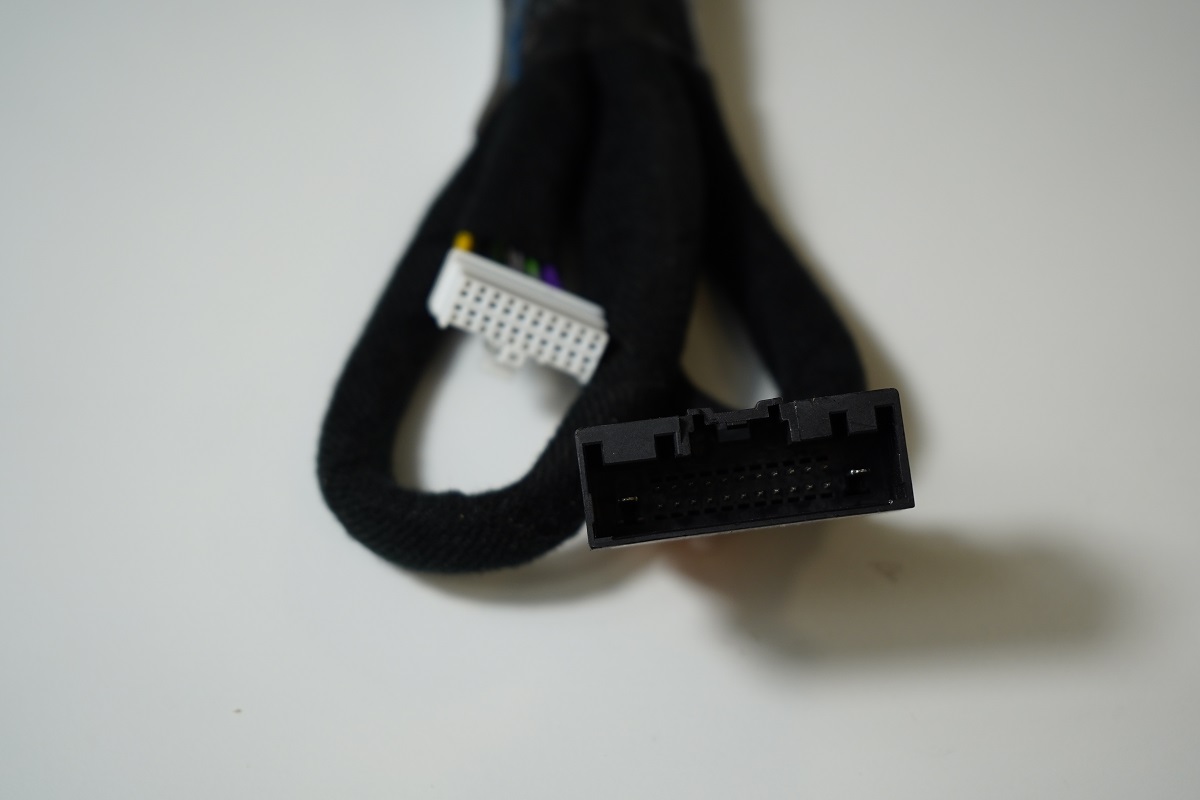 Cablaj plug & play Ford și Volvo pentru DSP Nakamichi NDSK4285