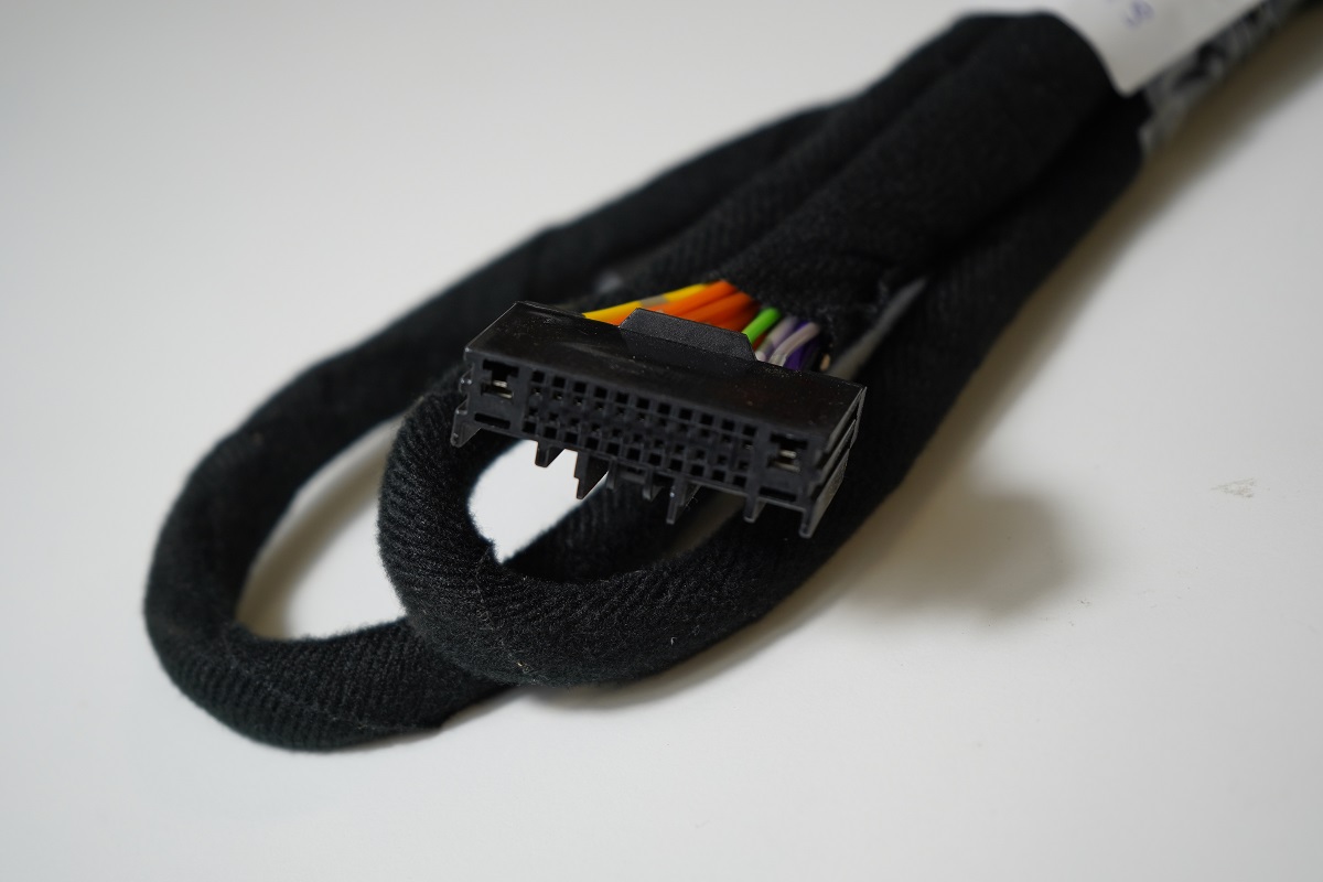 Cablaj plug & play Ford și Volvo pentru DSP Nakamichi NDSK4285