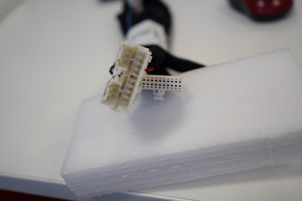 Cablaj plug & play Mitsubishi pentru DSP Nakamichi NDSK4285, 1 m