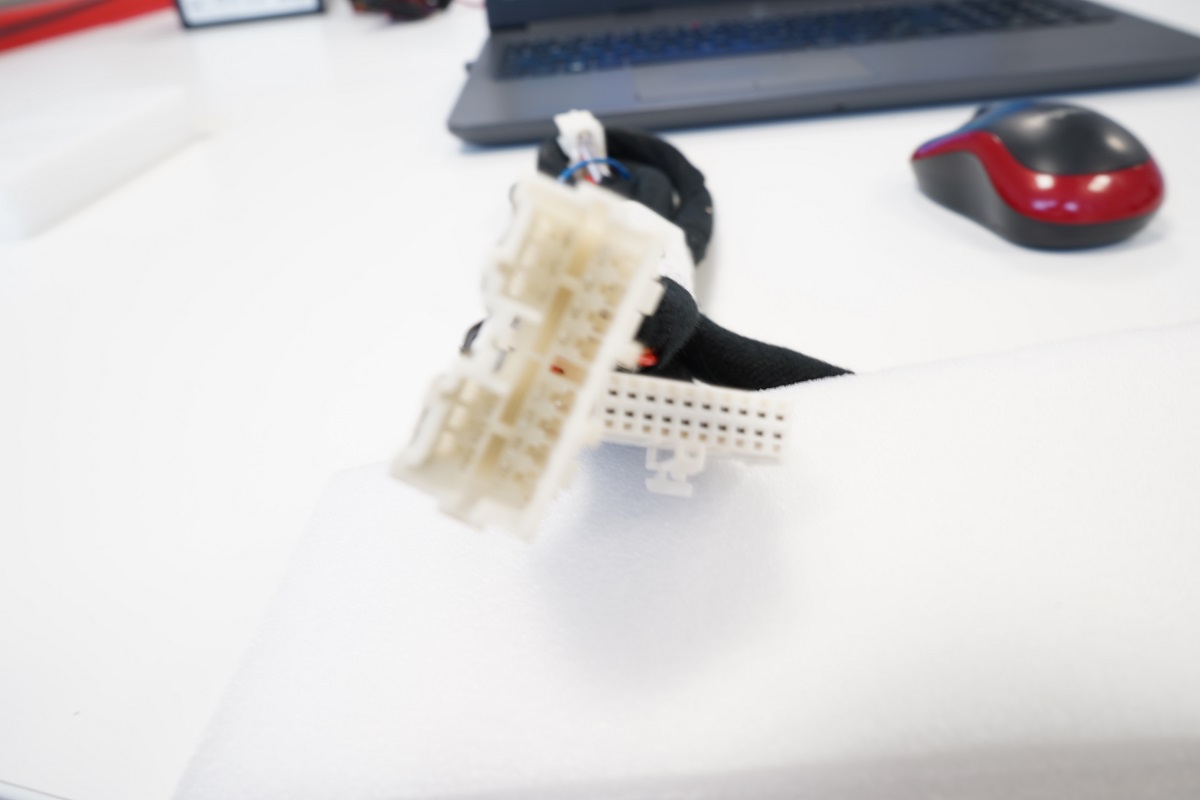 Cablaj plug & play Mitsubishi pentru DSP Nakamichi NDSK4285, 1 m