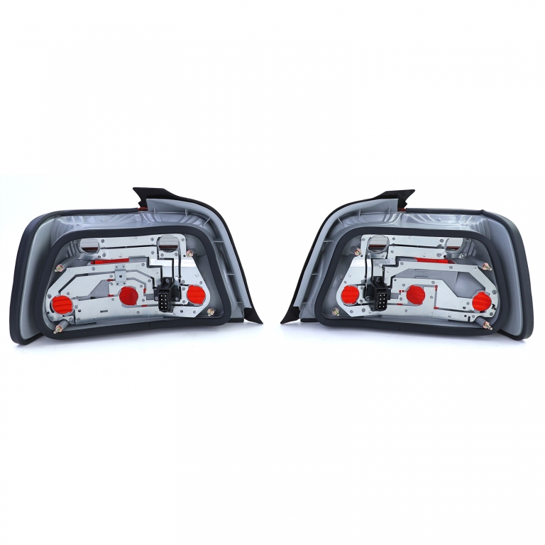 Set de stopuri Roșu Negru Fumat, potrivit pentru BMW Seria 3 E36 Sedan 90-99 Performance AutoTuning