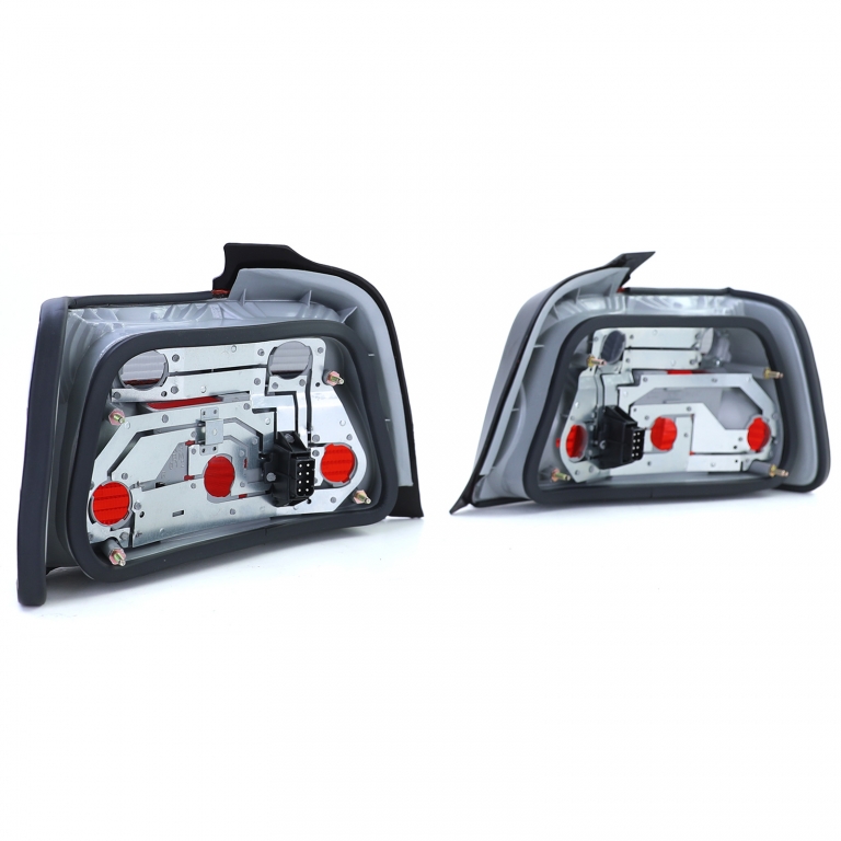 Set de stopuri Roșu Negru Fumat, potrivit pentru BMW Seria 3 E36 Sedan 90-99 Performance AutoTuning