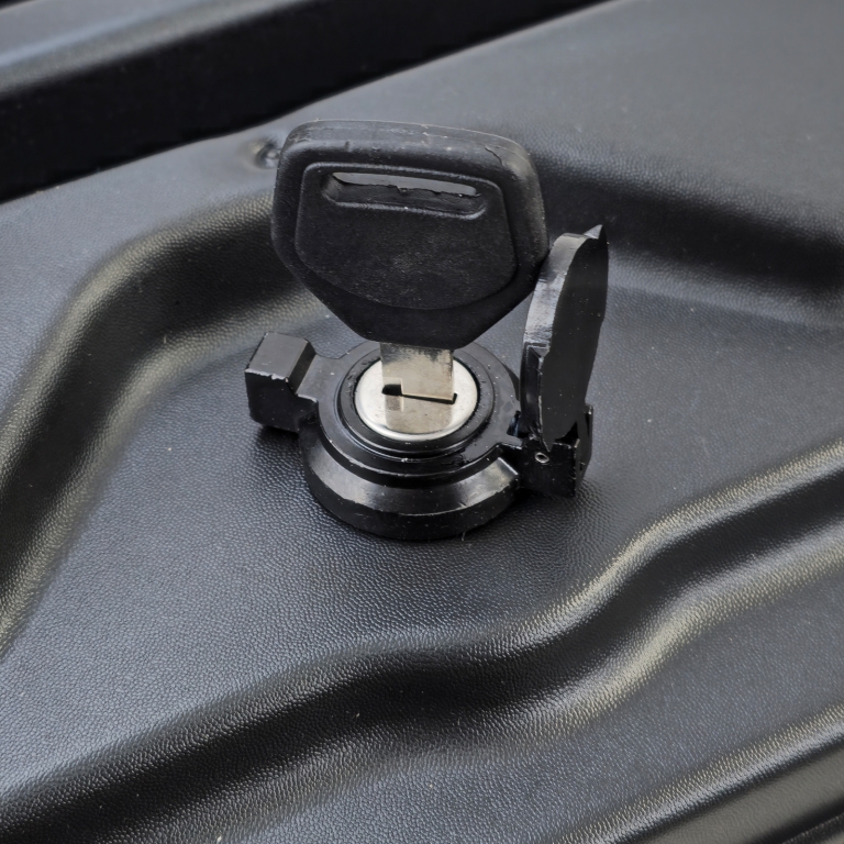 Cutie de depozitare pentru zona de încărcare ABS dreapta+stânga, închizătoare, potrivită pentru VW Amarok din 10 Performance AutoTuning