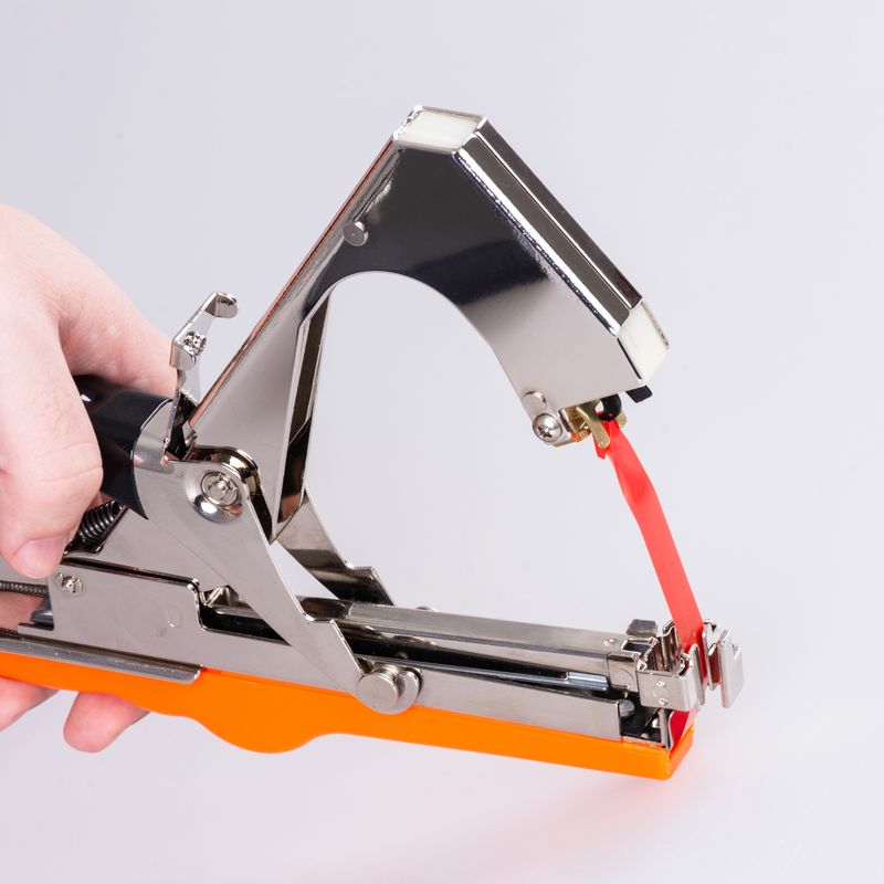 Cleste pentru legat plante Cameleon, set cu 10 benzi si 10000 capse