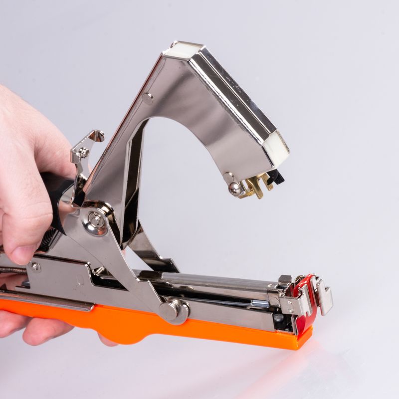 Cleste pentru legat plante Cameleon, set cu 10 benzi si 10000 capse