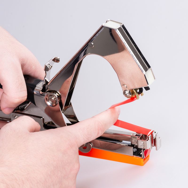 Cleste pentru legat plante Cameleon, set cu 10 benzi si 10000 capse