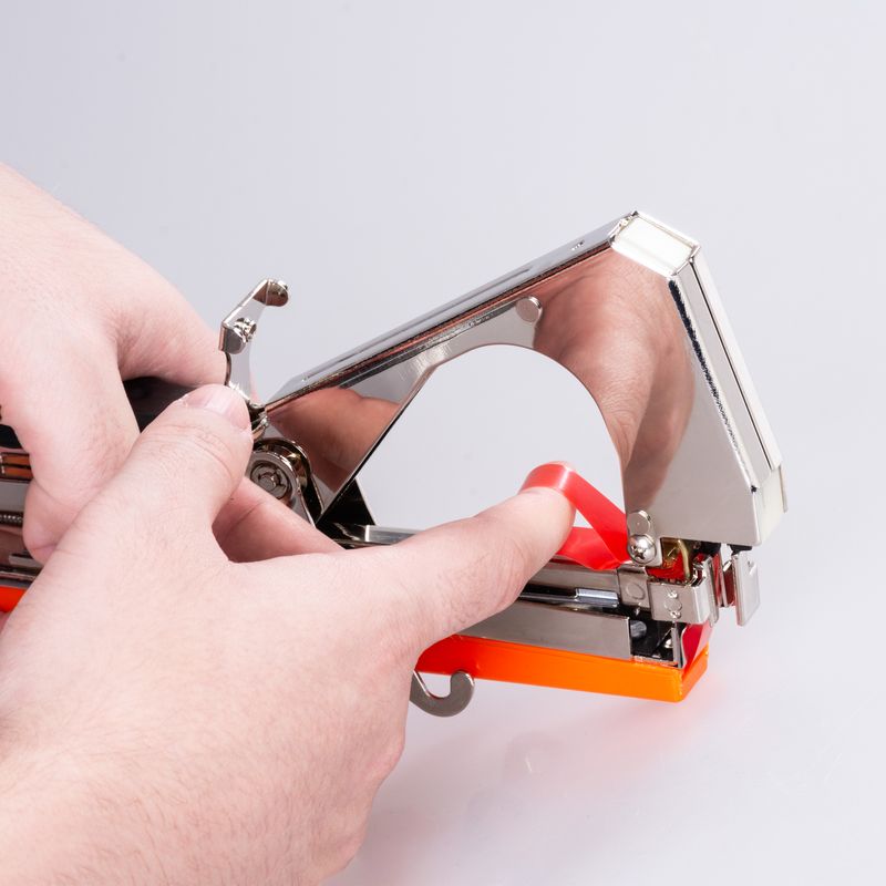 Cleste pentru legat plante Cameleon, set cu 10 benzi si 10000 capse