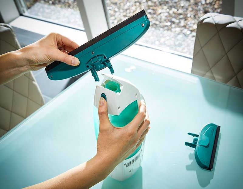 Čistič okien LEIFHEIT 51003 Window cleaner, s tyčou 43 cm, mop a vysávač na okná, akumulátorový