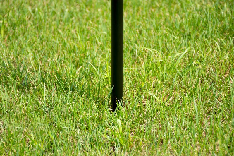 Meteostație de grădină 158 cm cu termometru, pluviometru și lampă solară