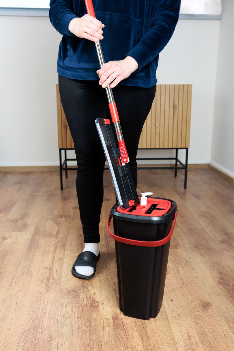 Súprava upratovacia mop QuickShine MagicHome, plochý, s 8 lit. žmýkacím vedrom, na podlahy