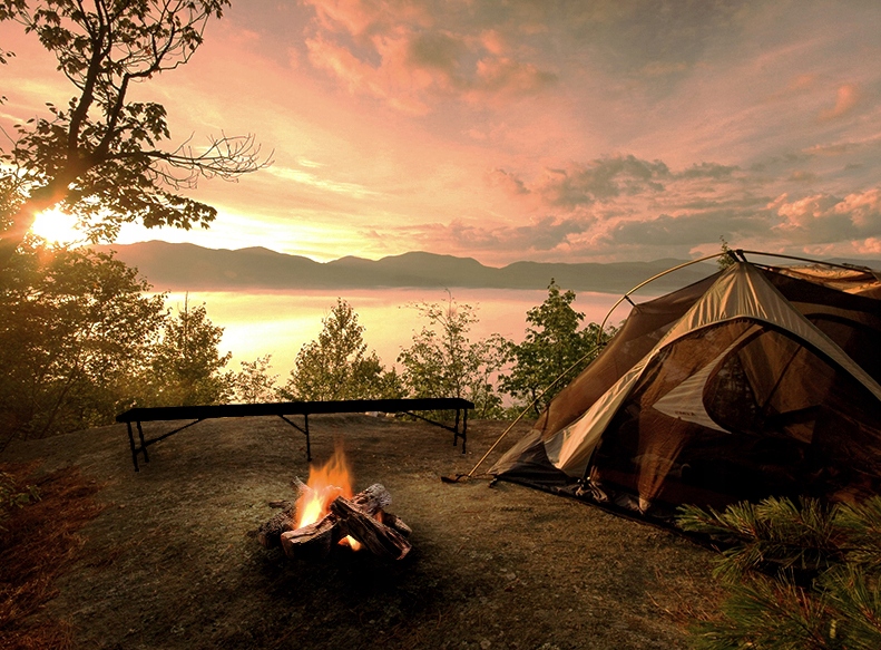 Banca pliabila pentru gradina si catering, HDPE, 180x25x43 cm, maro