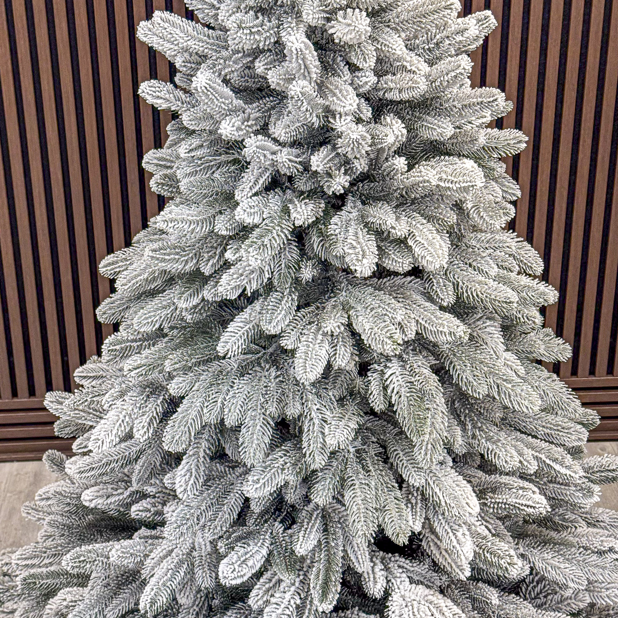 Brad artificial nins 3D Sersimo Laponia Select, 180 cm, suport metalic