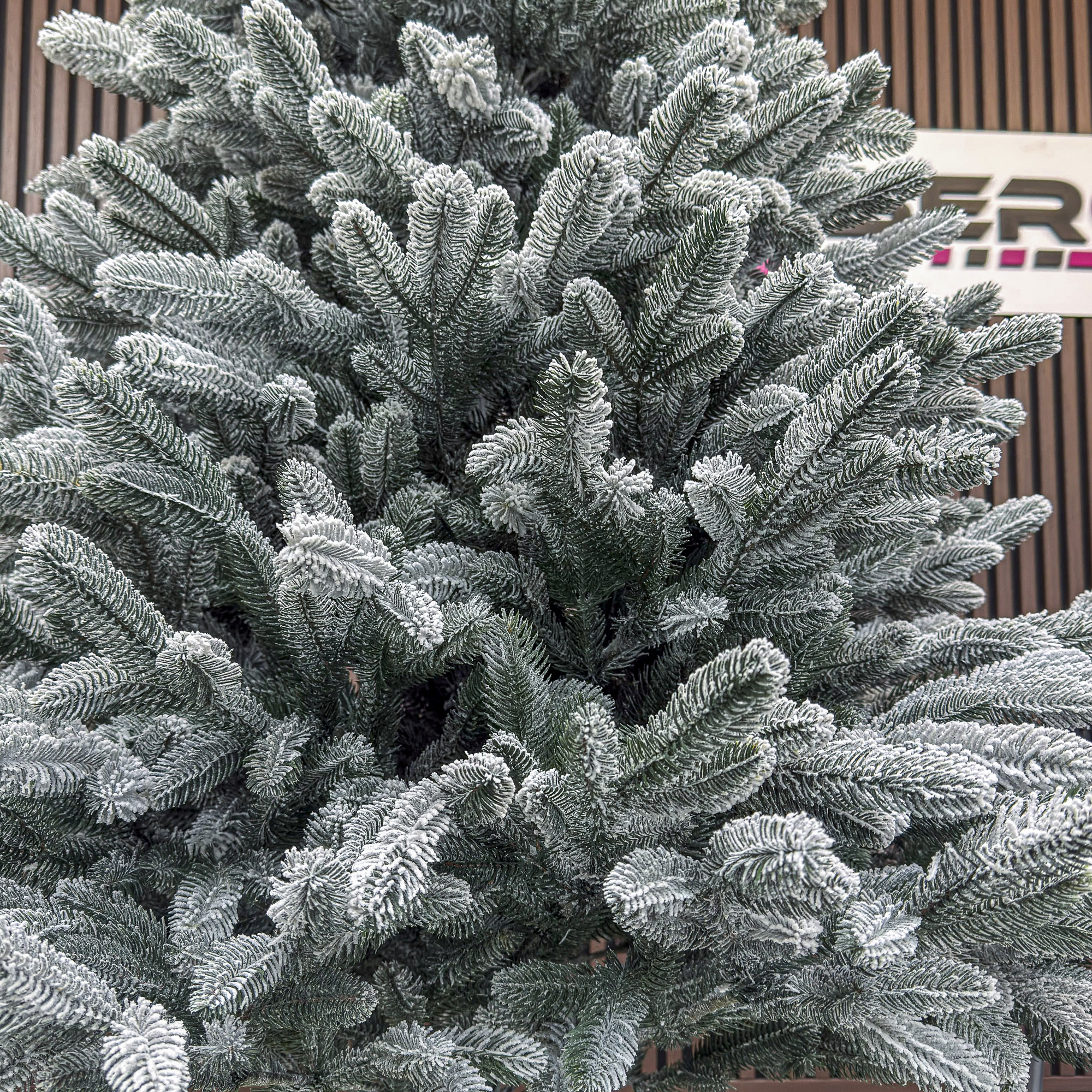 Brad artificial nins 3D Sersimo Laponia Select, 180 cm, suport metalic