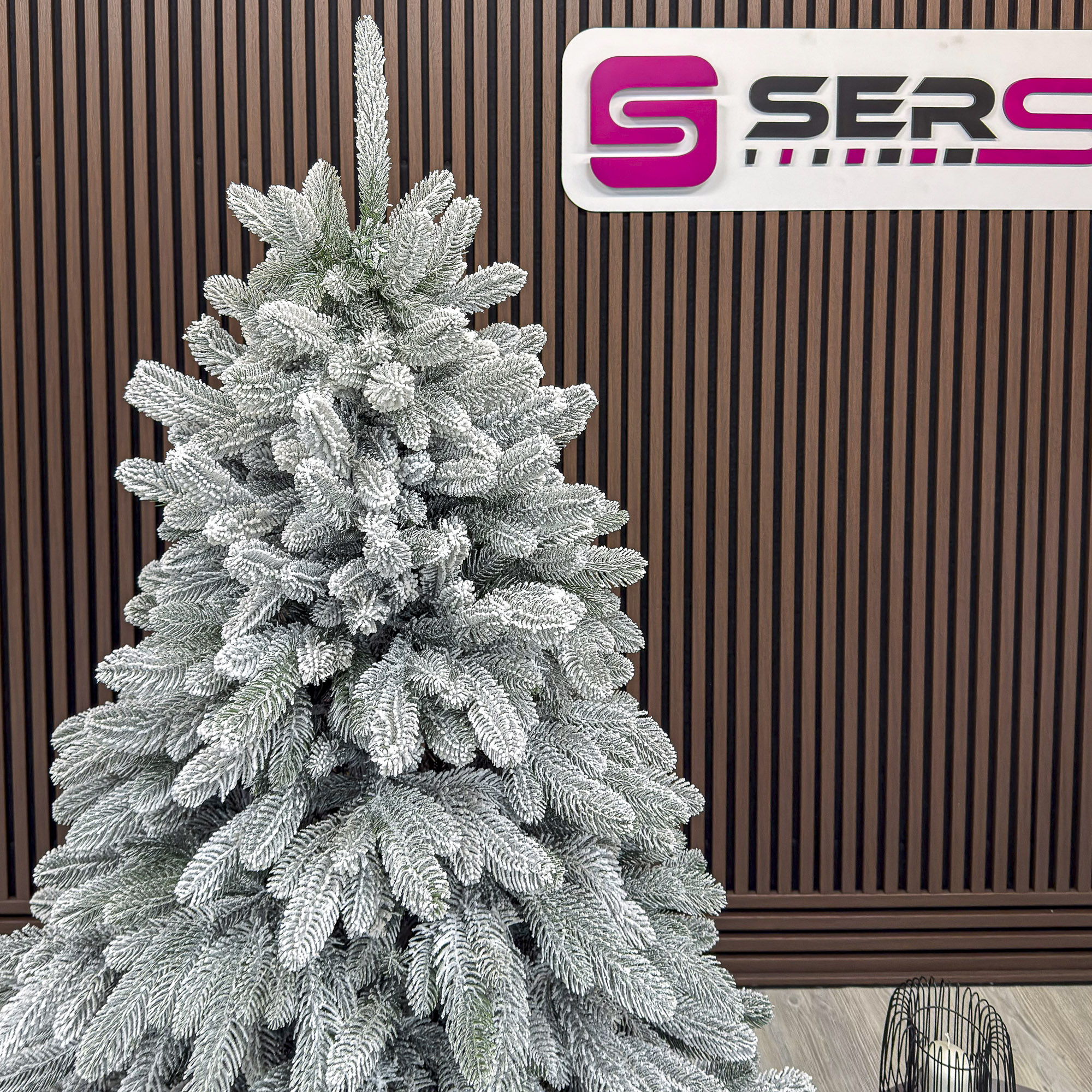 Brad artificial nins 3D Sersimo Laponia Select, 180 cm, suport metalic