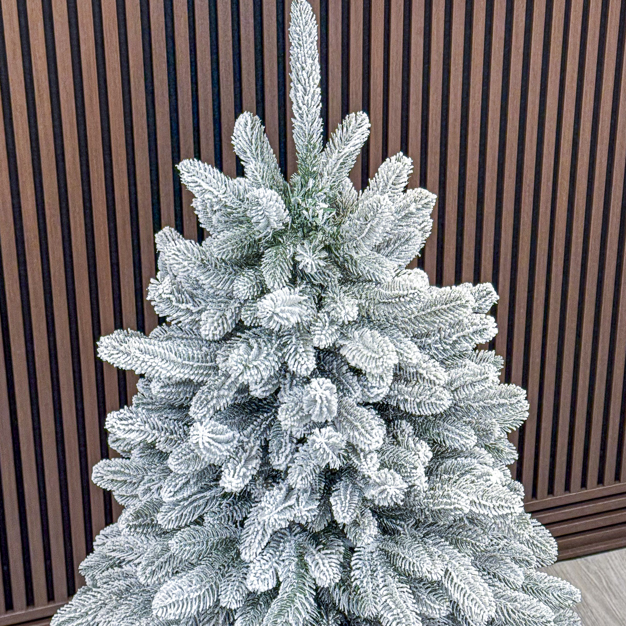 Brad artificial nins 3D Sersimo Laponia Select, 180 cm, suport metalic