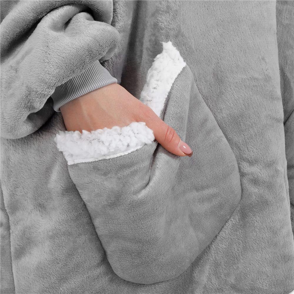 Pătură hanorac gri cu glugă, mâneci și buzunare, marime universală