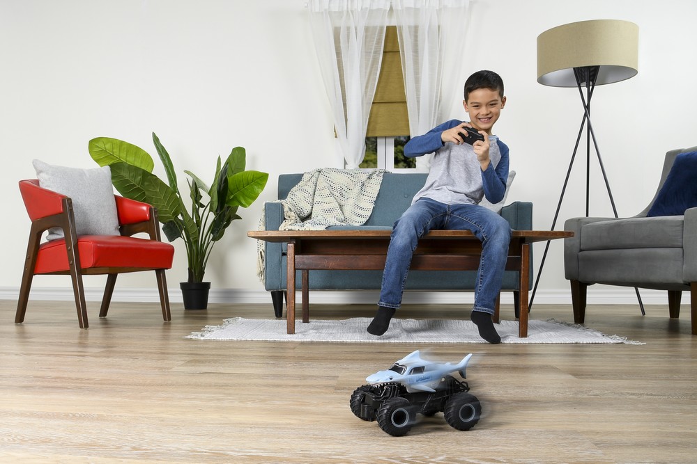 MONSTER JAM MASINUTA RC MEGALODON 1:24 SuperHeroes ToysZone