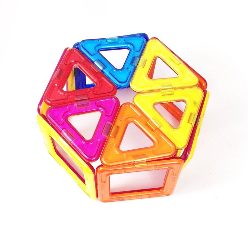 Joc de constructie magnetic - 14 piese PlayLearn Toys