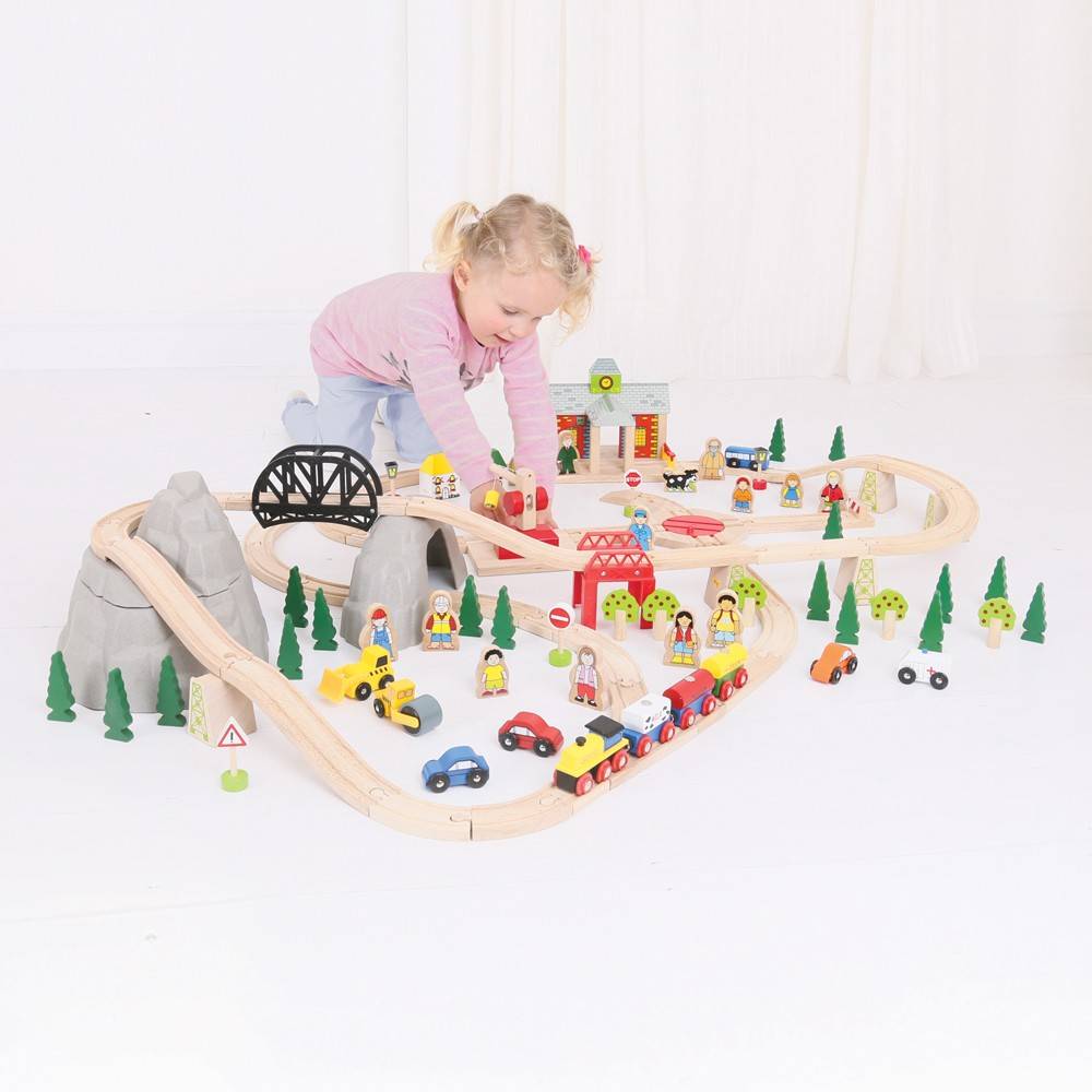 Circuit feroviar (112 piese) PlayLearn Toys