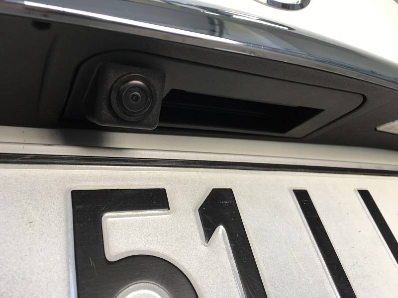 Edotec EDT-CAM513 Camera de marsarier cu prindere pe manerul portbagajului Mercedes-Benz CarStore Technology