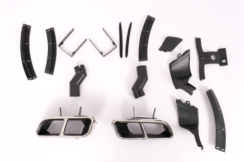 Pachet Exterior Mercedes C-Class W204 (2007-2015) Conversie la W205 C63 Design Performance AutoTuning