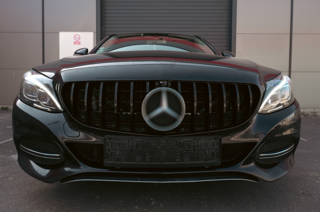 Grila Centrala Mercedes C-Class W205 S205 A205 C205 (2014-2018) GT-R Panamericana Design Negru Performance AutoTuning