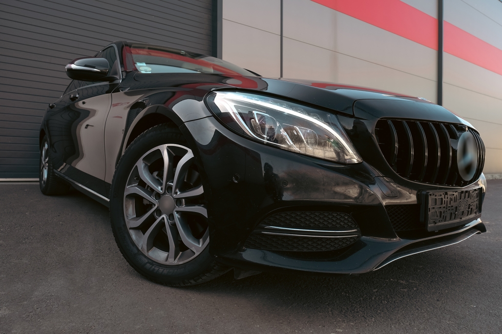 Grila Centrala Mercedes C-Class W205 S205 A205 C205 (2014-2018) GT-R Panamericana Design Negru Performance AutoTuning