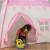 Cort de joaca pentru copii, cu lampi rotunde, husa tip geanta, roz si alb, 130x90x126 cm, Kruzzel GartenVIP DiyLine