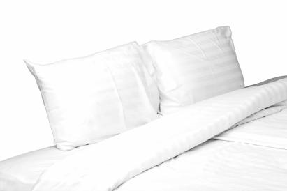 Set lenjerie de pat alba pentru 2 persoane XXL, Bumbac Damasc 100%, 4 piese, Cearceaf pat 260x260, Cearceaf pilota 220x200, Fete de perne 50x70 x 2 Relax KipRoom