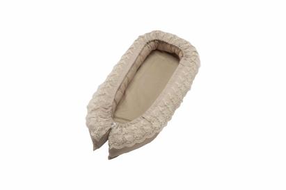 Pozitionator SomnArt baby nest, 94x60cm, cu dantela, crem Relax KipRoom