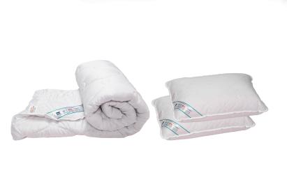 Set pilota 180x200 cm, 200g si 2 perne 50x70 cm HypoallergenicMed Somnart, microfibra matlasata Relax KipRoom