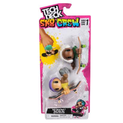 TECH DECH SK8 CREW PACHET 2 SETURI PLACA SI FIGURINA 9.6CM CASCA MOV SI CASTI ALBE SuperHeroes ToysZone