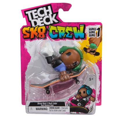 TECH DECH SK8 CREW PACHET PLACA SI FIGURINA 9.6CM CASTI VERZI SuperHeroes ToysZone