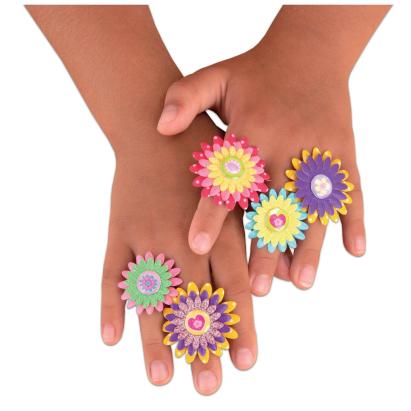 Set creativ - Inele cu floricele PlayLearn Toys