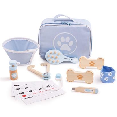 Setul micului veterinar PlayLearn Toys