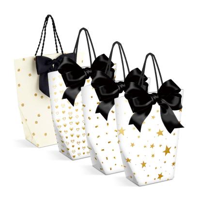 Pungă cadou - hârtie - 114 x 64 x 146 mm - 4 tipuri/ pachet Best CarHome