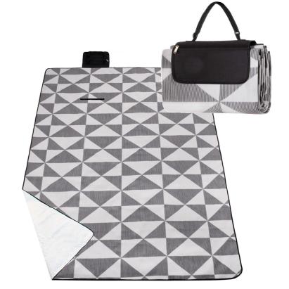Patura pentru picnic sau plaja, cu folie izolatoare si maner, 180x220cm, gri Household NewTrend