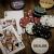 Set de Poker Complex cu 200 de jetoane, covoras verde, 2 seturi de carti, in cutie metalica Household NewTrend