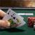 Set de Poker Complex cu 500 de jetoane, covoras verde, 2 seturi de carti, 5 zaruri, in servieta aluminiu Household NewTrend