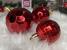 Set globuri si decoratiuni de Craciun, 105 piese, diverse dimensiuni, alb rosu Household NewTrend