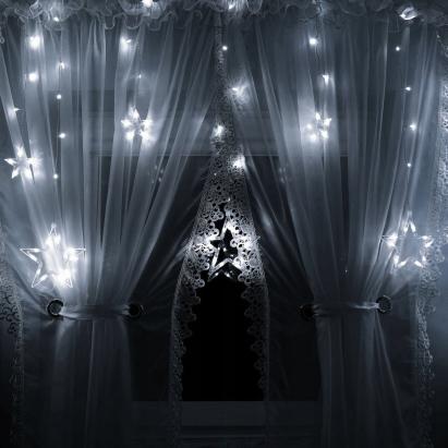 (DL) Instalatie lumina tip perdea cu 138 LED-uri, 2m, pentru interior/exterior, iluminare alb rece Household NewTrend