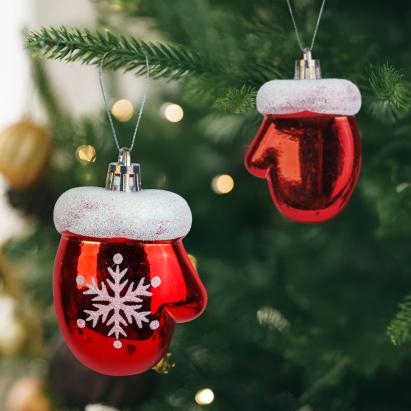 Decorațiune festivă – mănuși roșii cu fulg de zăpadă – 7,2 x 5 cm – set 2 bucăți Best CarHome