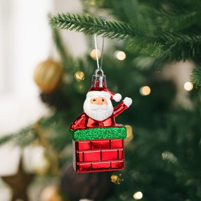 Decorațiune festivă – figură Moș – suspendabilă – plastic – 7,5 x 5 cm Best CarHome