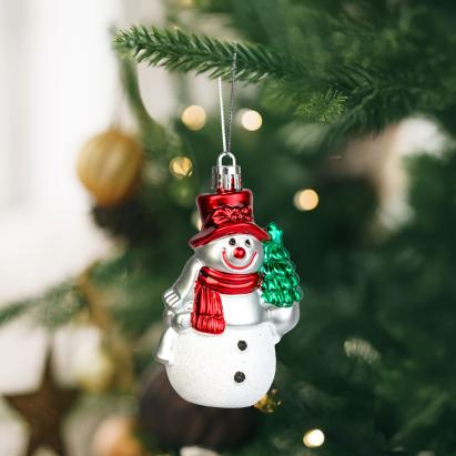 Decorațiune festivă – figură om de zăpadă – suspendabilă – plastic – 9 x 5,5 cm Best CarHome