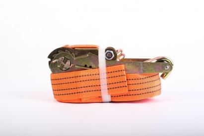 Chingă auto cu clichet 10 m din material textil, cu cârlige – Micul Fermier GF-0336