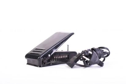 Pedală pentru mașină de cusut saci Micul Fermier GF-0239, cu cablu