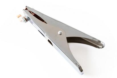 Clește de masă pentru sudură Micul Fermier 300A, contact ferm și prindere rapidă