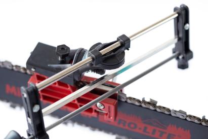 Dispozitiv Micul Fermier pentru ascuțit lanț drujbă cu fixare pe lamă